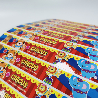 สติ๊กเกอร์ไดคัทแบบกำหนดเองเคลือบเงา CMYK BOPP Film ฉลากกาวการ์ตูน