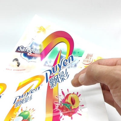 ออกแบบสติกเกอร์เครื่องสำอาง CMYK สี่เหลี่ยมผืนผ้า PVC Pantone Cosmetics White Label