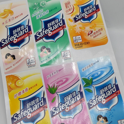 พิมพ์ CMYK ของใช้ในครัวเรือน Essentials Labels ฉลากขวดพลาสติก PET เคลือบมัน